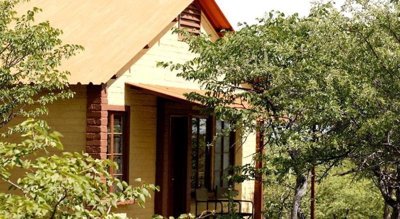 Gondwana Etosha Safari Camp Villa Okaukuejo Exterior photo