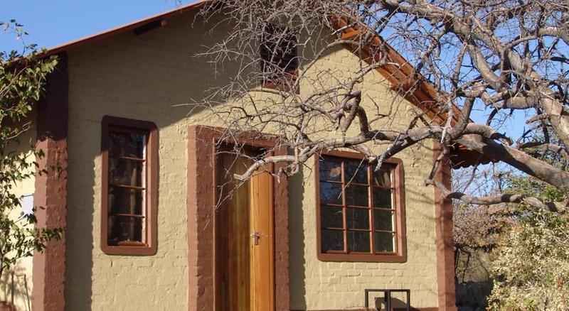 Gondwana Etosha Safari Camp Villa Okaukuejo Exterior photo